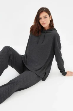 Trendyol Conjunto pijama canalé con capucha gris Outlet