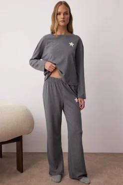 Trendyol Conjunto pijama estrellas bordadas gris New