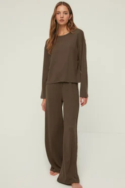 Trendyol Conjunto pijama largo invierno marrón marrón