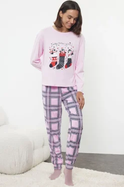 Trendyol Conjunto pijama Navidad cuadros rosa estampado