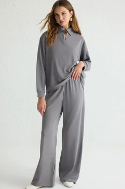 Trendyol Conjunto top y pantalón con cuello polo gris Discount