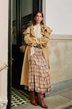 Hoss Intropia Danièle. Gabardina bordada Marfil New