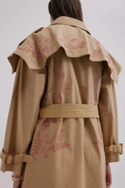 Hoss Intropia Danièle. Gabardina bordada Marfil New