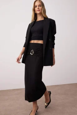 Trendyol Falda midi negro Hot