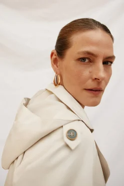 Cortefiel Gabardina corta con vuelo Arena Online