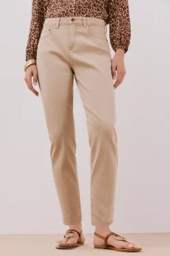 Cortefiel Jeans mom Marr&oacute;n Hot