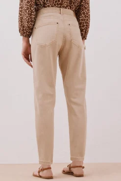 Cortefiel Jeans mom Marr&oacute;n Hot