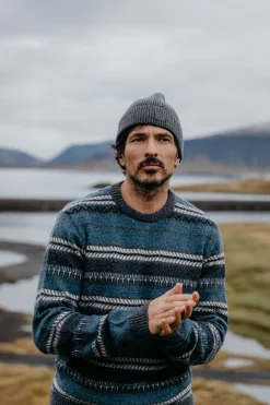 OOTO Jersey navideño cuello caja Estampado gris