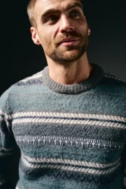 OOTO Jersey navideño cuello caja Estampado gris