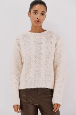 Cortefiel Jersey punto ochos. Marfil