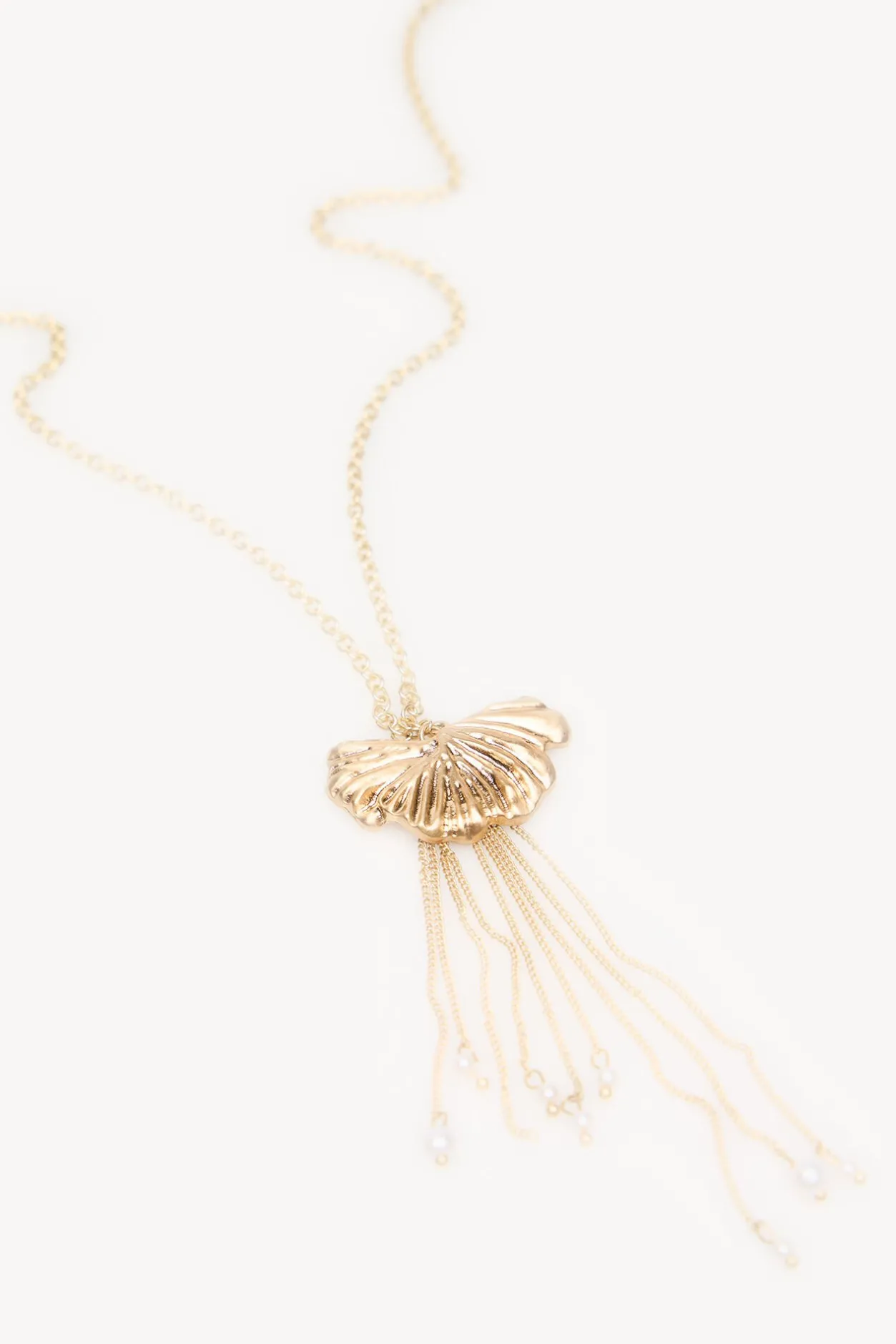 Hoss Intropia Luz. Collar largo hoja Dorado Best