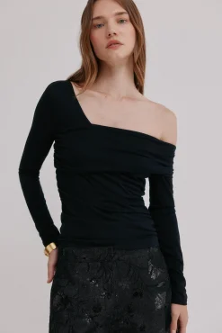 Hoss Intropia Magnolia. Top escote asimétrico Negro New