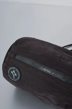 Dash and Stars Mini bolso bandolera nylon satinado negro Clearance