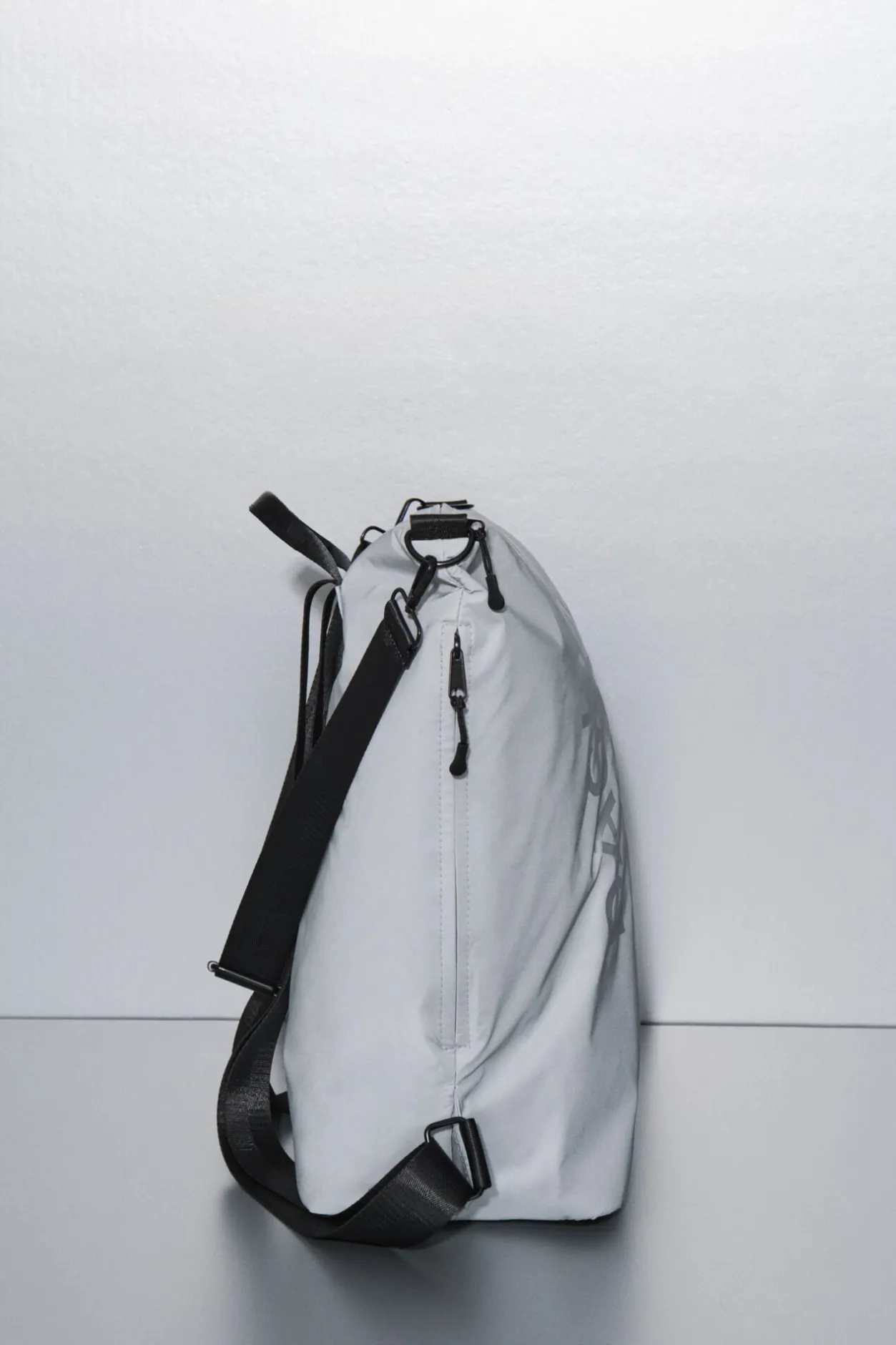 Dash and Stars Mochila multiposición nylon efecto metalizado gris Hot