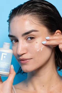 Freshly Cosmetics Multi-Peptide Hydra Milk azul Hot