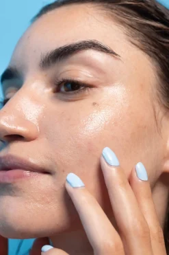 Freshly Cosmetics Multi-Peptide Hydra Milk azul Hot