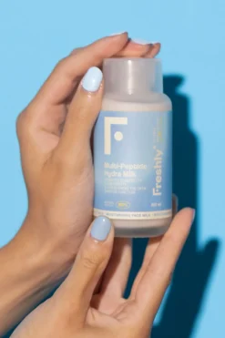 Freshly Cosmetics Multi-Peptide Hydra Milk azul Hot