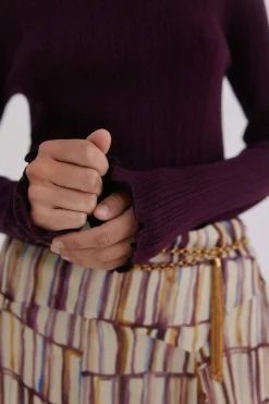 Hoss Intropia Nidia. Top con detalle de ondas Granate Outlet