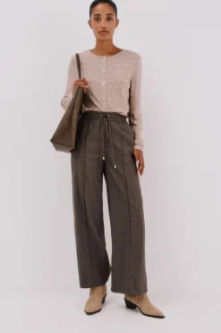 Cortefiel Panralón goma texturas Marr&oacute;n oscuro