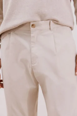 Cortefiel Pantalón chino confort tapered fit Marfil Hot