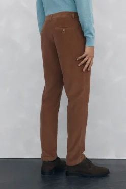 Pedro del Hierro Pantalón chino pana ligera slim fit Marr&oacute;n Clearance