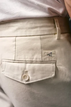 OOTO Pantalón chino pinzas Marfil Clearance