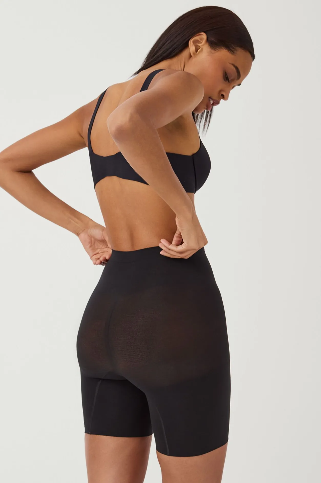 Spanx Pantalón corto a media pierna compresion media nude negro Hot