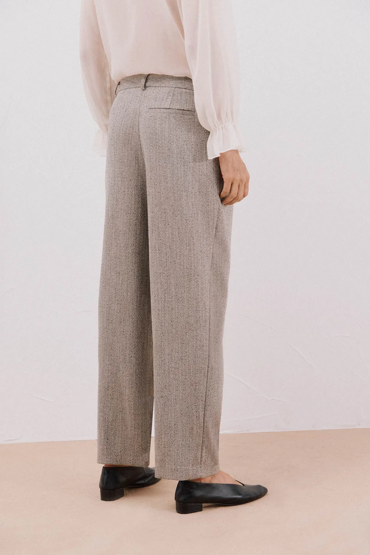 Cortefiel Pantalón largo ancho con doble pinza Beige Best