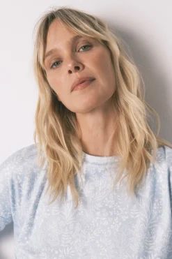 Women'secret Pijama largo terciopelo brillo flores azul Hot