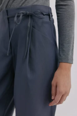 Hoss Intropia Piper. Pantalón con lazada Gris Hot