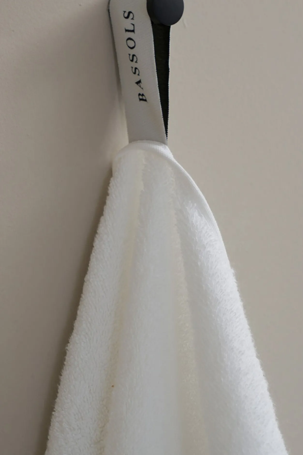 Bassols Toalla tocador wonder 550g rizo americano 30x50 Blanco Discount