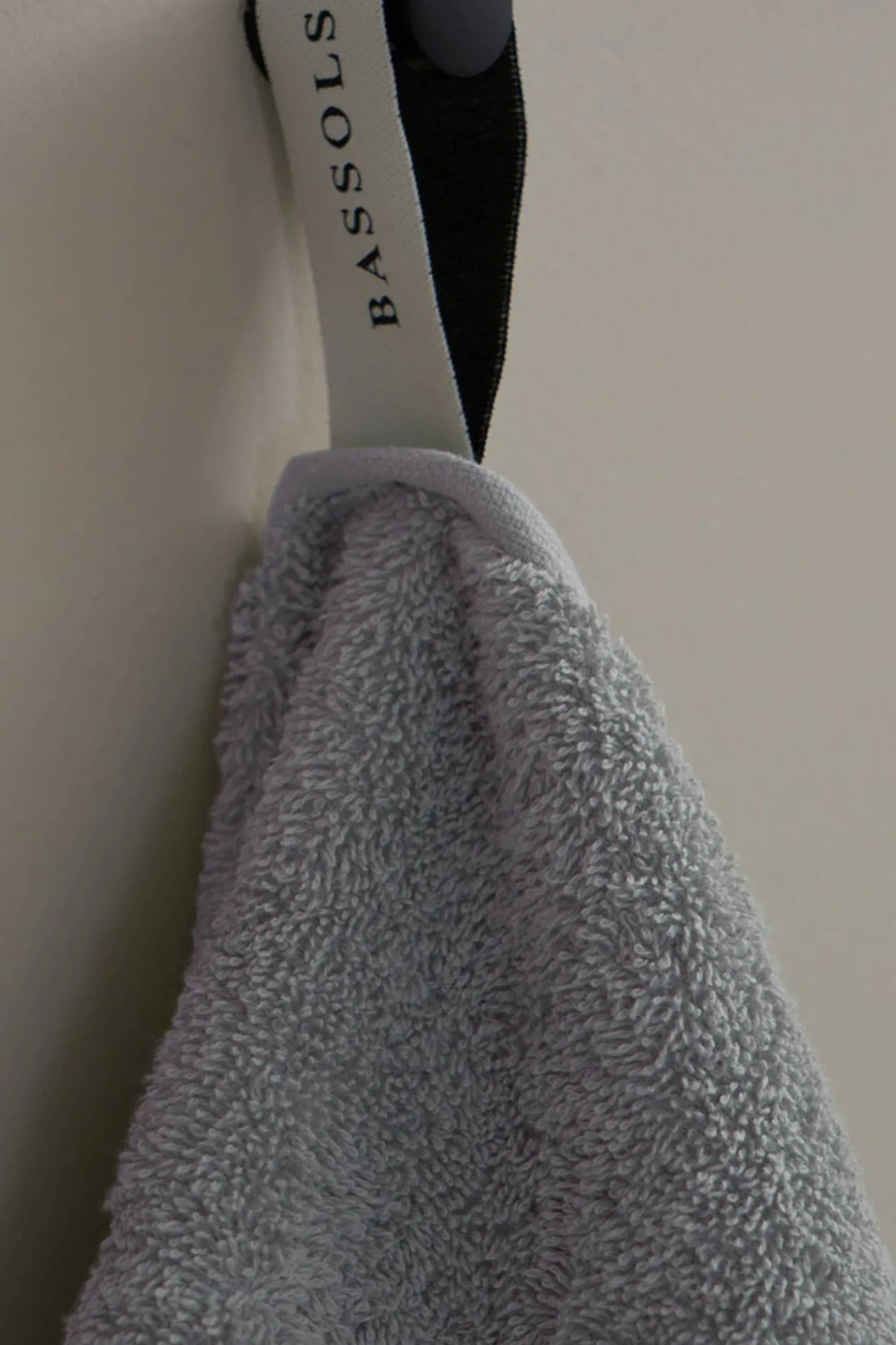 Bassols Toalla tocador wonder 550g rizo americano 30x50 Gris Discount