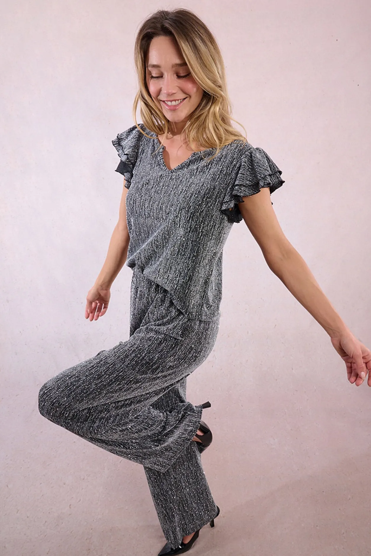 Molly Bracken Top de manga corta detalle volantes Gris New