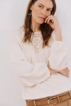 Cortefiel Top parche crochet Marfil Discount