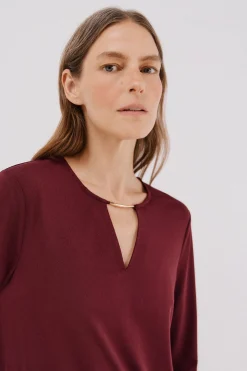 Cortefiel Top pieza dorada escote Vino Clearance