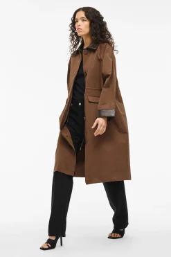 Vila Trench largo con cuello y puños de polipiel Marr&oacute;n oscuro Clearance