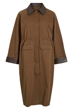 Vila Trench largo con cuello y puños de polipiel Marr&oacute;n oscuro Clearance