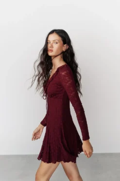 High Spirits Vestido Cayenne burdeos New