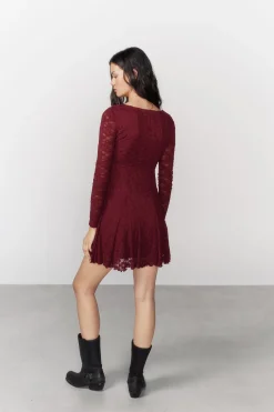 High Spirits Vestido Cayenne burdeos New