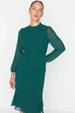 Trendyol Vestido con cuello alto y forro verde