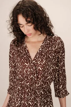 Grace & Mila Vestido corto de manga 3/4 Estampado marr&oacute;n Online