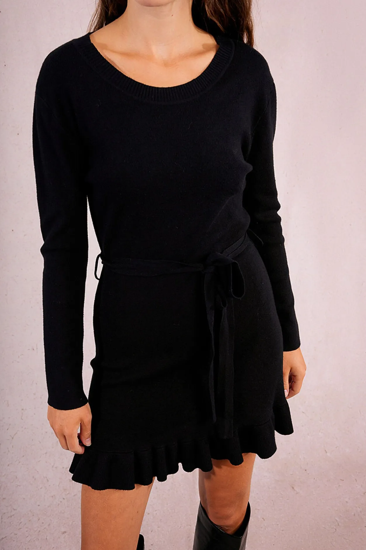 Molly Bracken Vestido corto de manga larga con lazada Negro Best