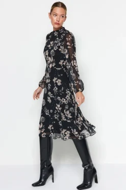 Trendyol Vestido midi chal negro