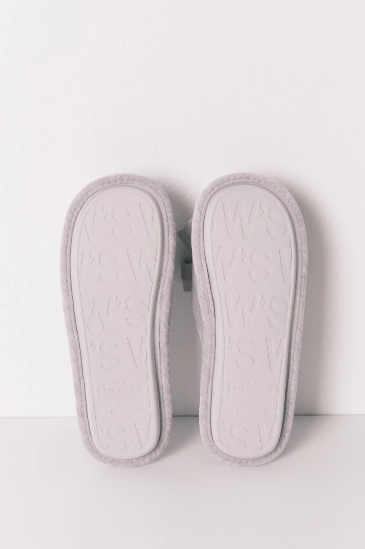 Women'secret Zapatillas cerradas chenilla gris Clearance