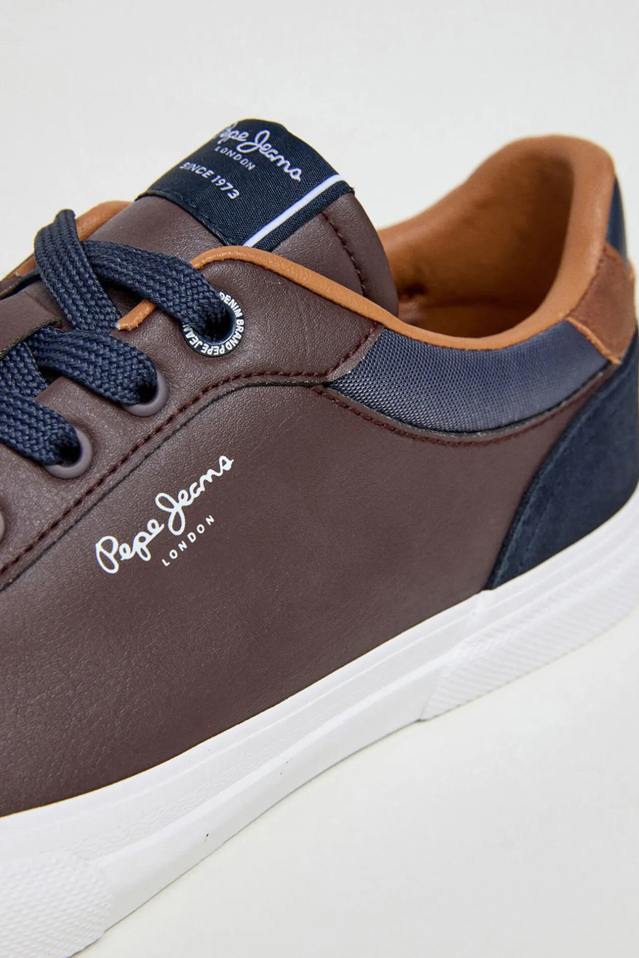 Pepe Jeans Zapatillas Clásicas Con Detalles En Ante marrón Outlet